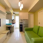 2Br Cozy Apartment At Parahyangan Residence By Travelio