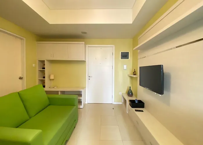 2Br Cozy Apartment At Parahyangan Residence By Travelio